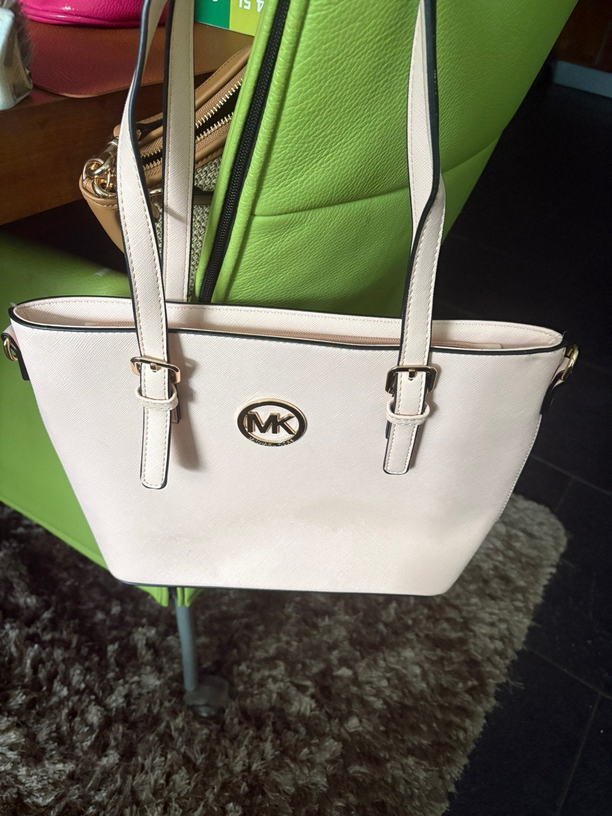 Zacht rose origenele michael kors, Sieraden, Tassen en Uiterlijk, Tassen | Damestassen, Ophalen of Verzenden, Nieuw, Roze