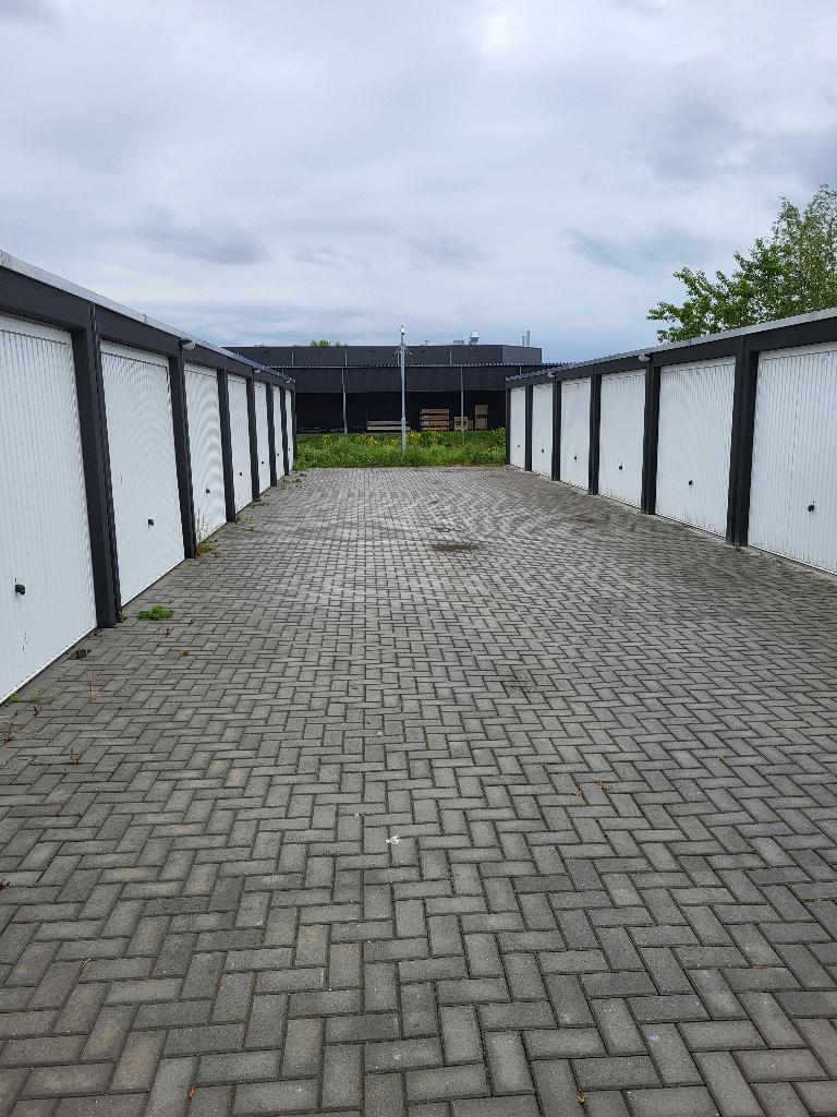 Emmeloord - Premium garagebox / opslagruimte te huur