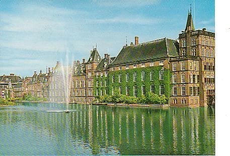 Ansichtkaart 	Den Haag	Hofvijver	met parlementsgebouwen, Verzenden, 1960 tot 1980, Gelopen, Zuid-Holland