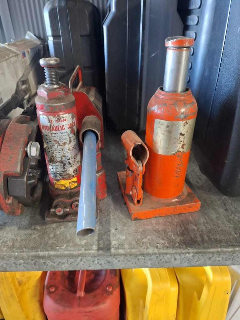 Te koop 4 stuks potkrikken werkend 20 euro, Ophalen of Verzenden, Gebruikt, Hydraulisch, Potkrik