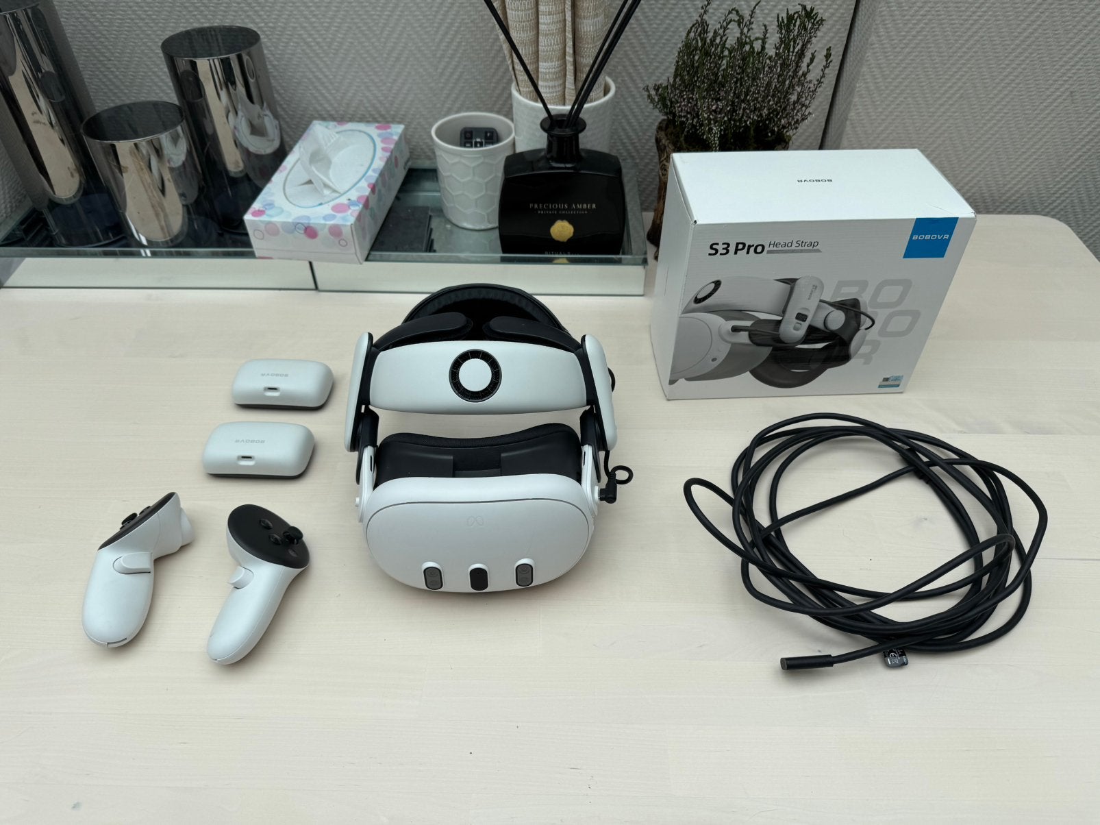 Meta Quest 3 512GB + BOBOVR S3 Pro + 2 accu’s + PCVR kabel, Spelcomputers en Games, Ophalen of Verzenden, Zo goed als nieuw, Controller