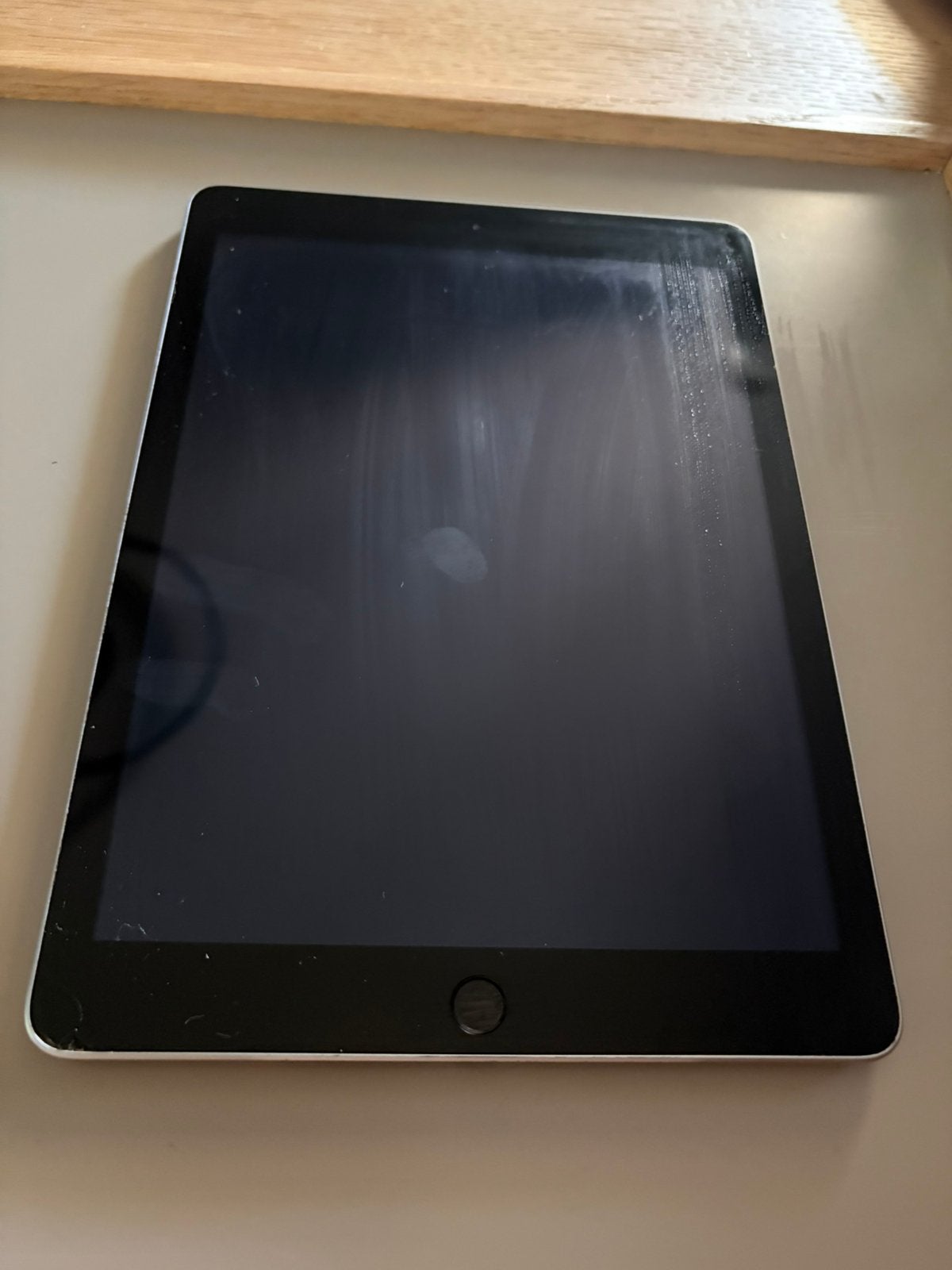 Ipad (5e generatie), Computers en Software, Apple iPads, Apple iPad, Zo goed als nieuw, 128 GB, Grijs