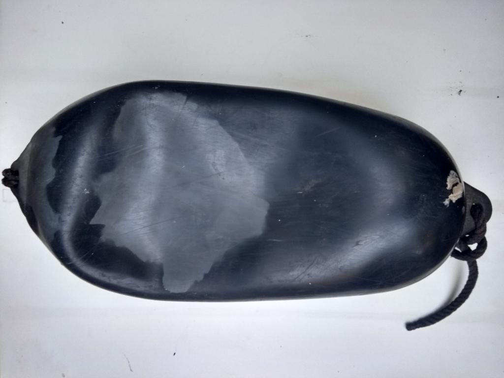 Stootwil fender Majoni - zwart  - 70 x 24 cm - met lek, Ophalen of Verzenden, Gebruikt, Overige typen