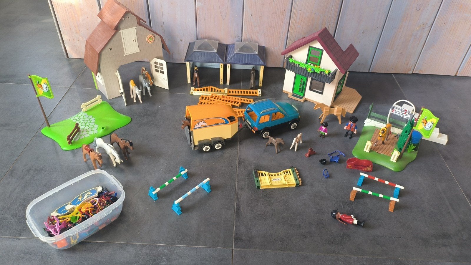 Grote Playmobil paarden, manege, wasplaats, auto & traile, Ophalen of Verzenden