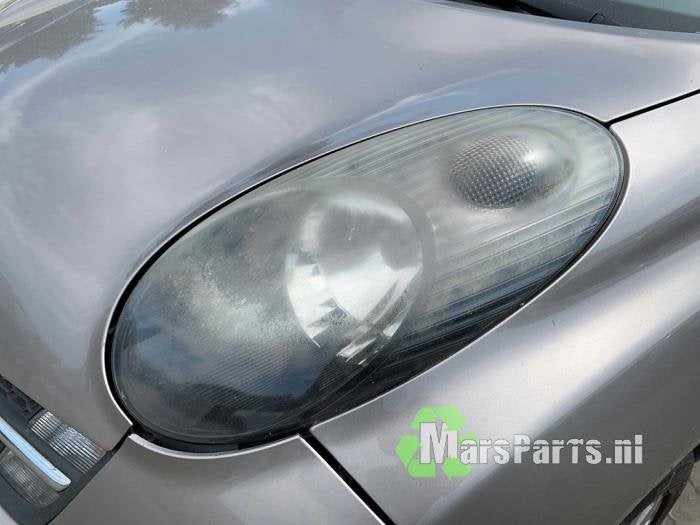 Koplamp links van een Nissan Micra CC, Gebruikt, -, -, Ophalen of Verzenden