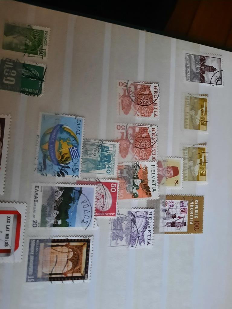 Postzegels uit verschillende landen, Postzegels en Munten, Postzegels | Volle albums en Verzamelingen, Ophalen of Verzenden, Buitenland