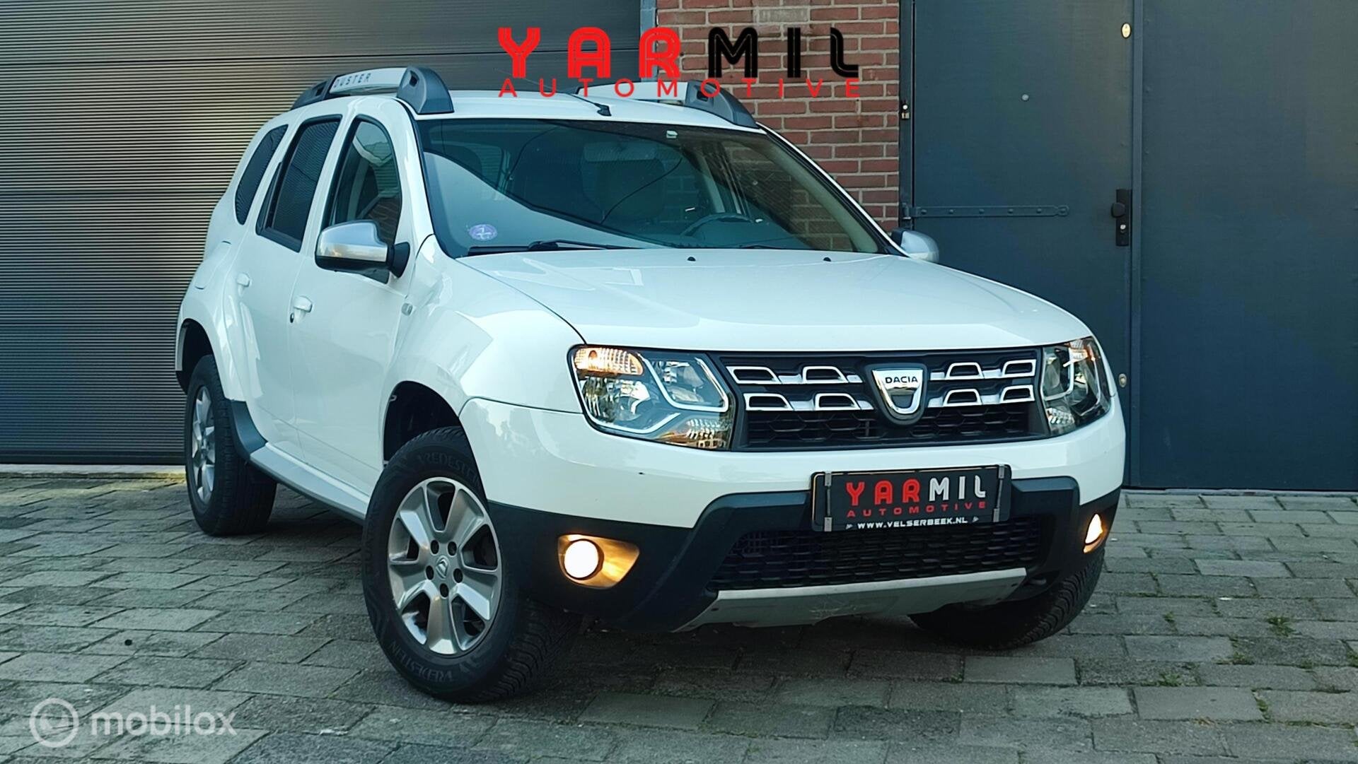 Dacia Duster 1.2 TCe 4x2 Prestige TREKHAAK AIRCO LEDEREN BEK, Auto's, Voorwielaandrijving, Dealer onderhouden, 125 pk, Gebruikt