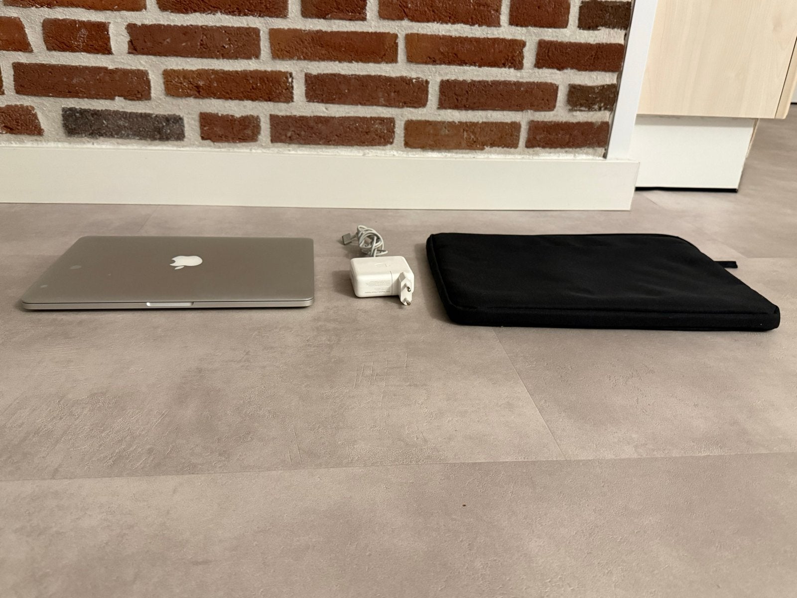 Apple MacBook Pro 13 inch met oplader en hoes. corei5, MacBook Pro, Gebruikt, Qwerty, 13 inch