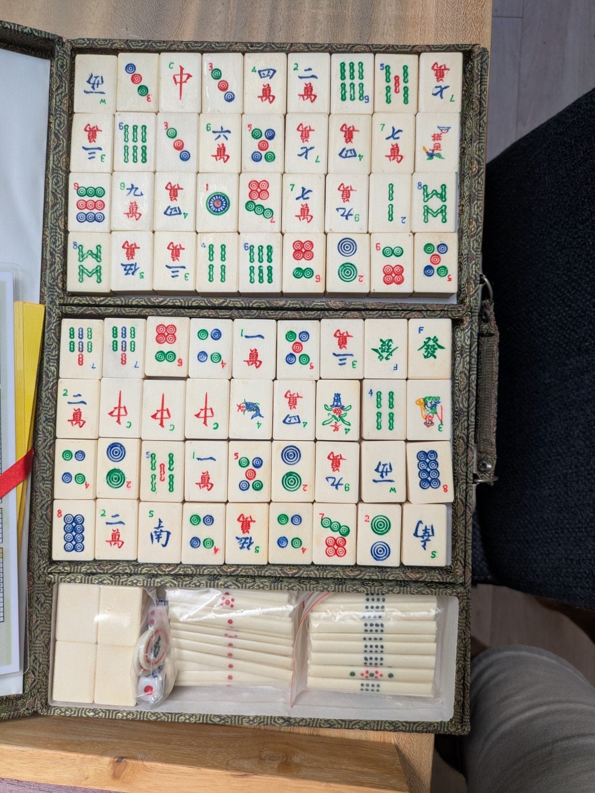 Mahjong spel in koffer - Compleet en in goede staat, Ophalen of Verzenden, Zo goed als nieuw