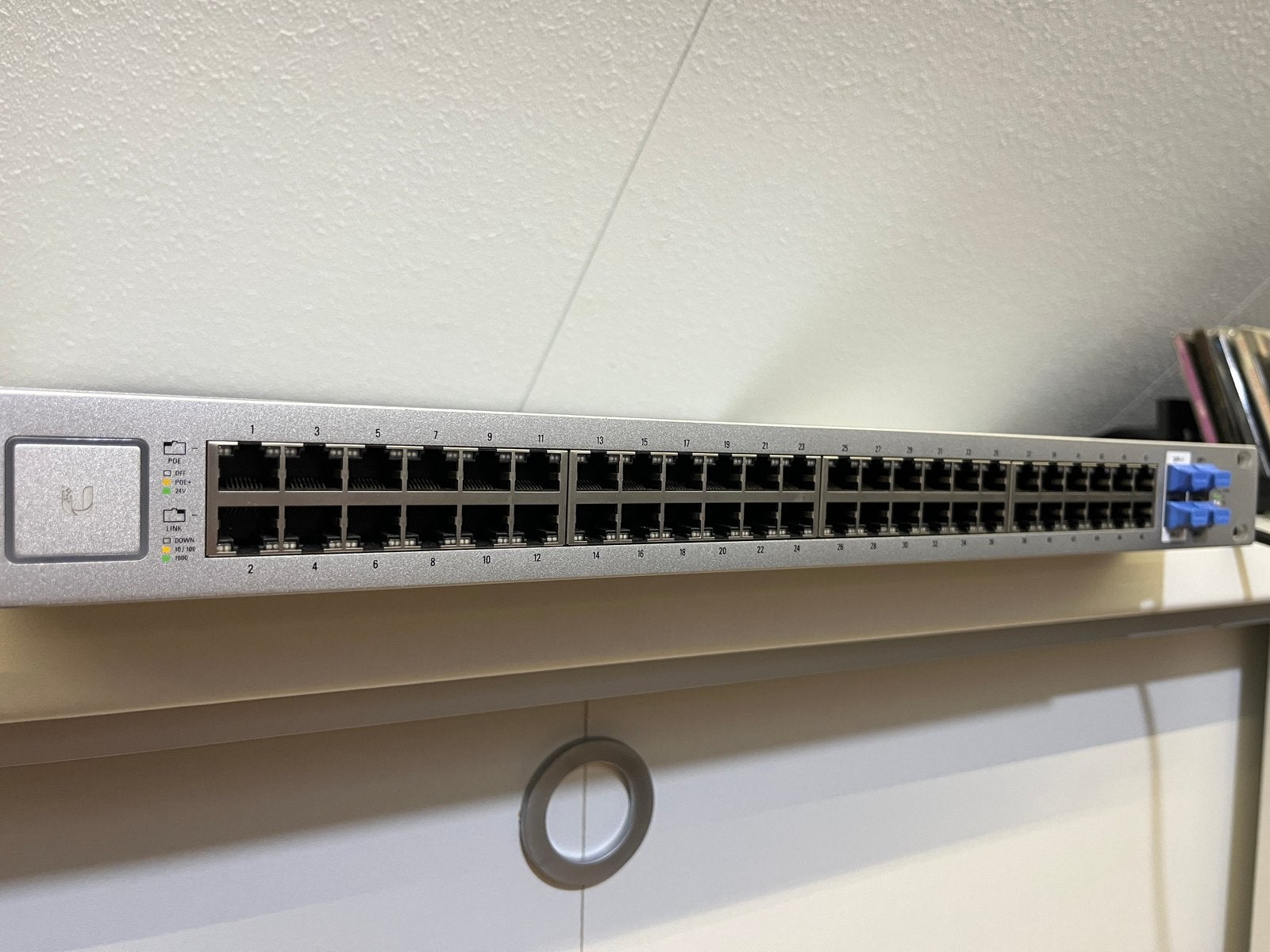 Ubiquiti UniFi Switch 48 500W (US-48-500W), Computers en Software, Netwerk switches, Ophalen of Verzenden, Gebruikt