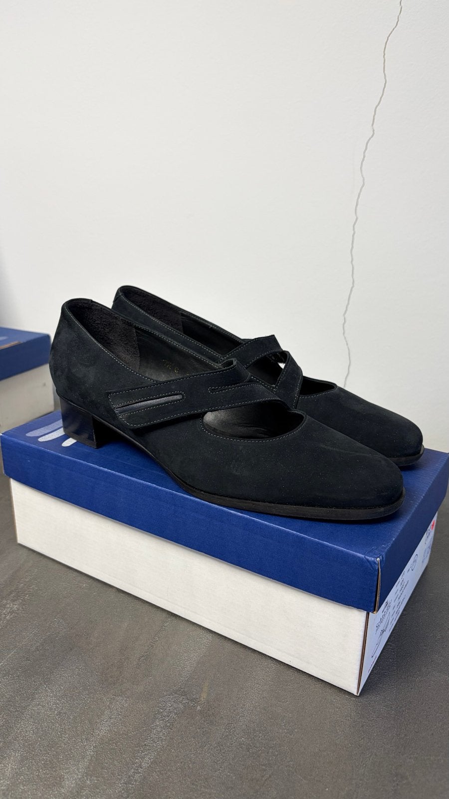 Schneider Zwarte Nubuck pumps Maat 7.5 (41.5), Ophalen of Verzenden, Zo goed als nieuw, Zwart, Schoenen met lage hakken