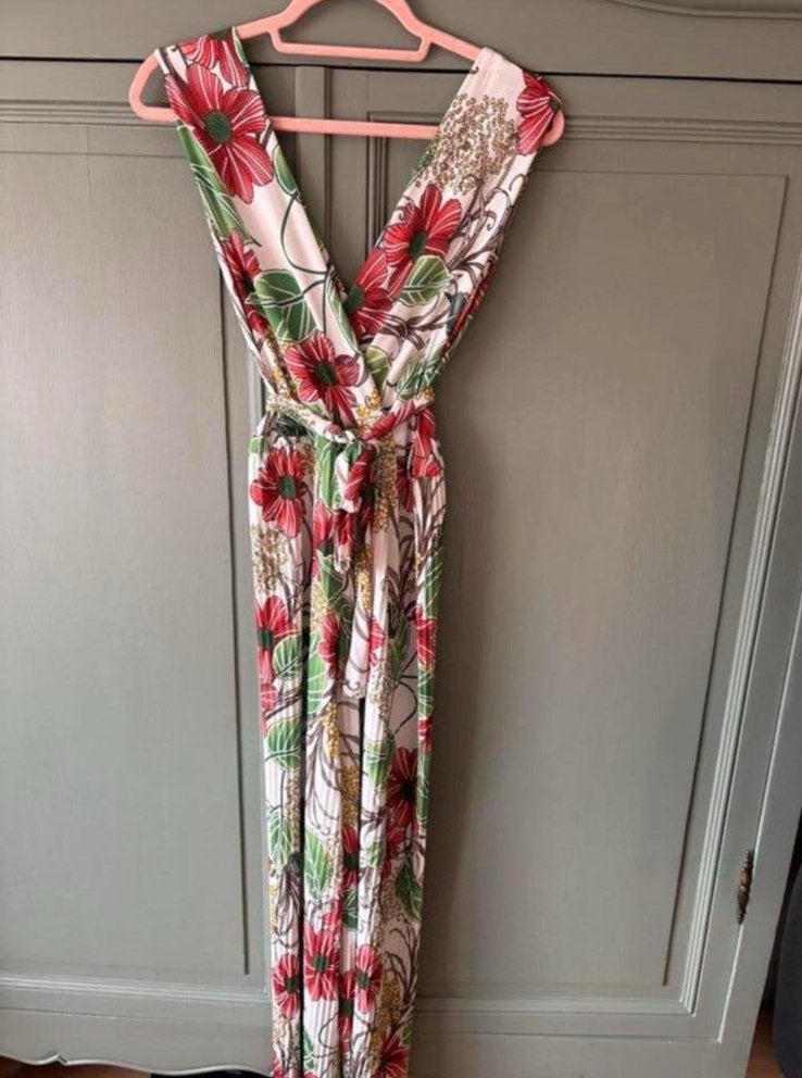 Mooie zomerse jumpsuit met plisse pijp mt M ZGAN, Ophalen of Verzenden, Zo goed als nieuw, Maat 38/40 (M), Meerkleurig