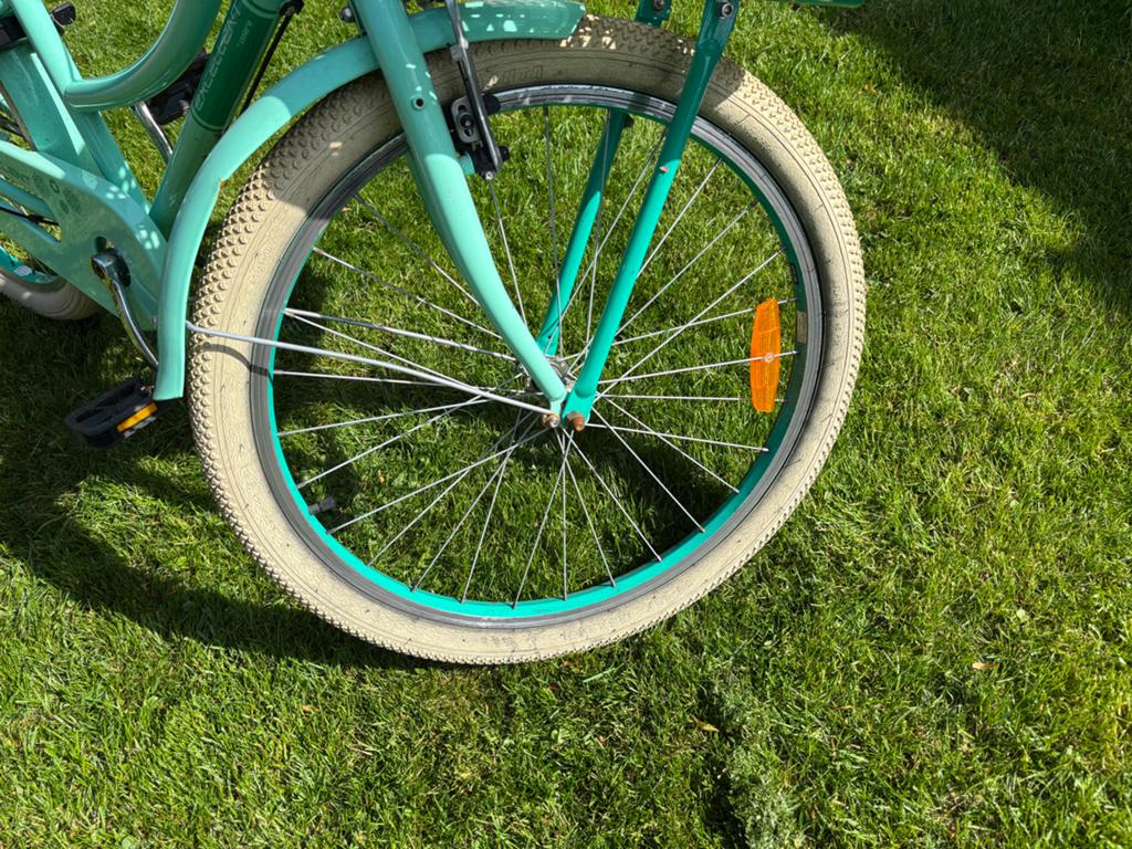 Meisjesfiets 24 inch met 3 versnellingen en terugtraprem, Fietsen en Brommers, Fietsen | Meisjes, Gebruikt, 24 inch, Versnellingen