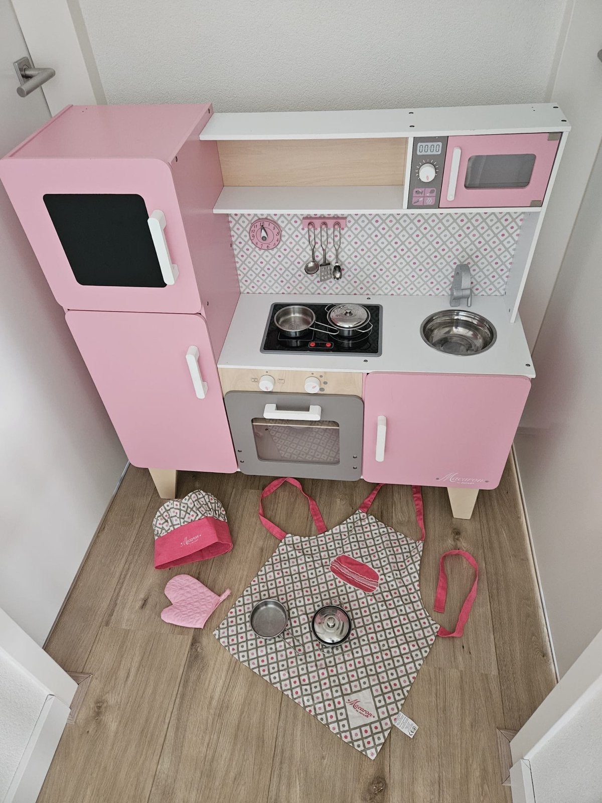Janod houten speelkeuken - Macaron XXL -roze met accessoires, Ophalen, Zo goed als nieuw, Hout, Speelkeuken