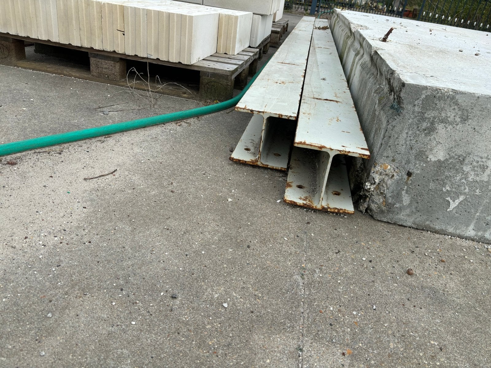 HEA 180 balk, 5,5 meter lang 2x, Ophalen, Zo goed als nieuw, IJzer