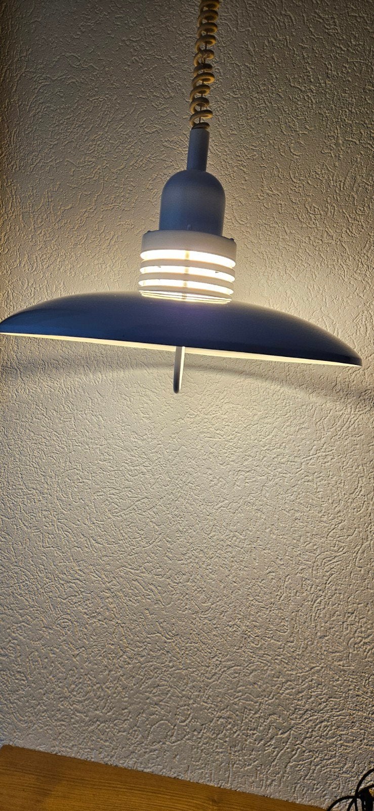 Vintage witte metalen hanglamp met trekpendel, Gebruikt, Metaal, E27 (groot), Vintage, Retro
