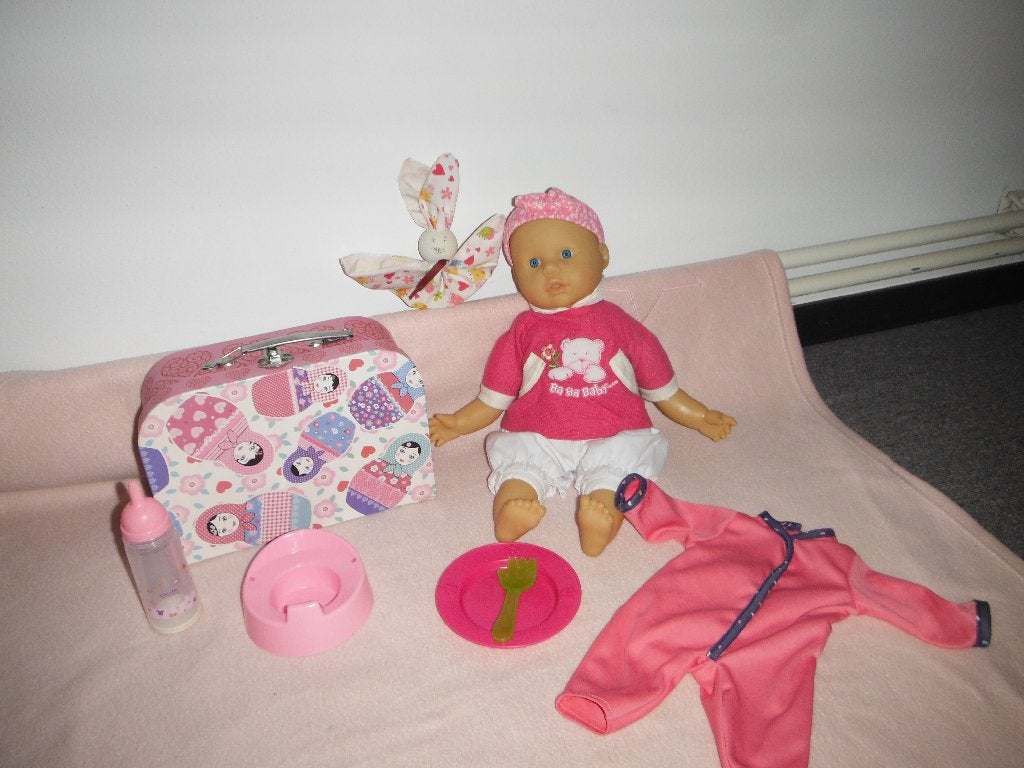 baby pop met koffertje en acc, Kinderen en Baby's, Ophalen of Verzenden, Babypop