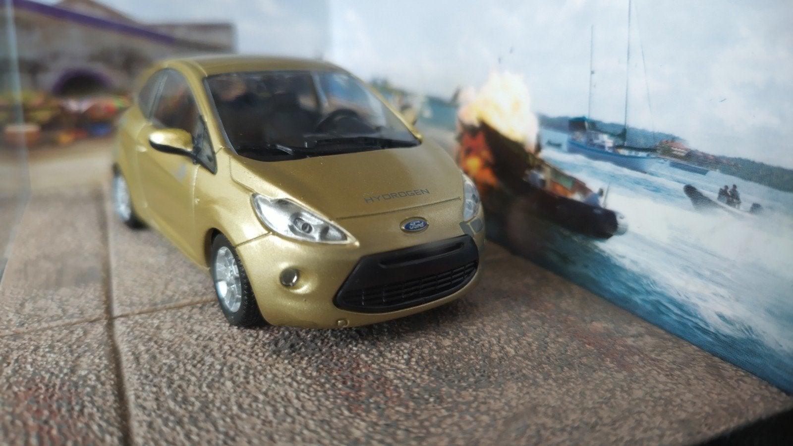Ford Ka Hydrogen 1:43 James Bond 007 Quantum of Solace Pol, Hobby en Vrije tijd, Modelauto's | 1:43, Overige merken, Auto, Verzenden