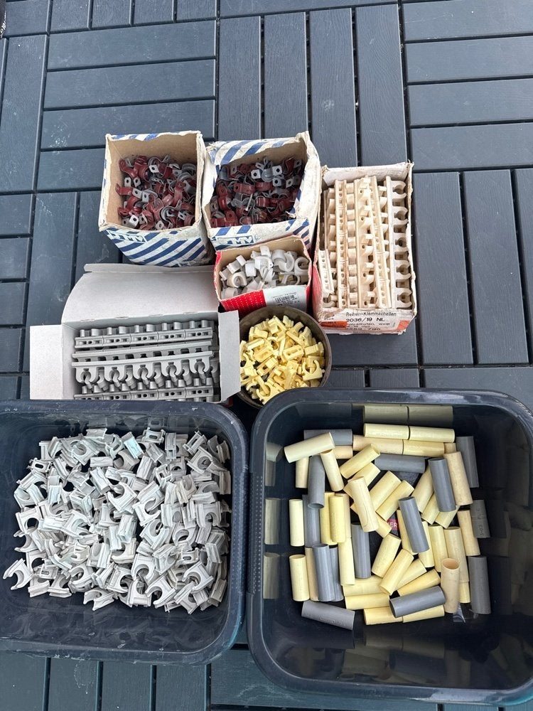 Partij OBO JMV Mepac multiclips zadelklemmen sokken 16/19mm, Doe-het-zelf en Verbouw, Elektra en Kabels, Ophalen of Verzenden