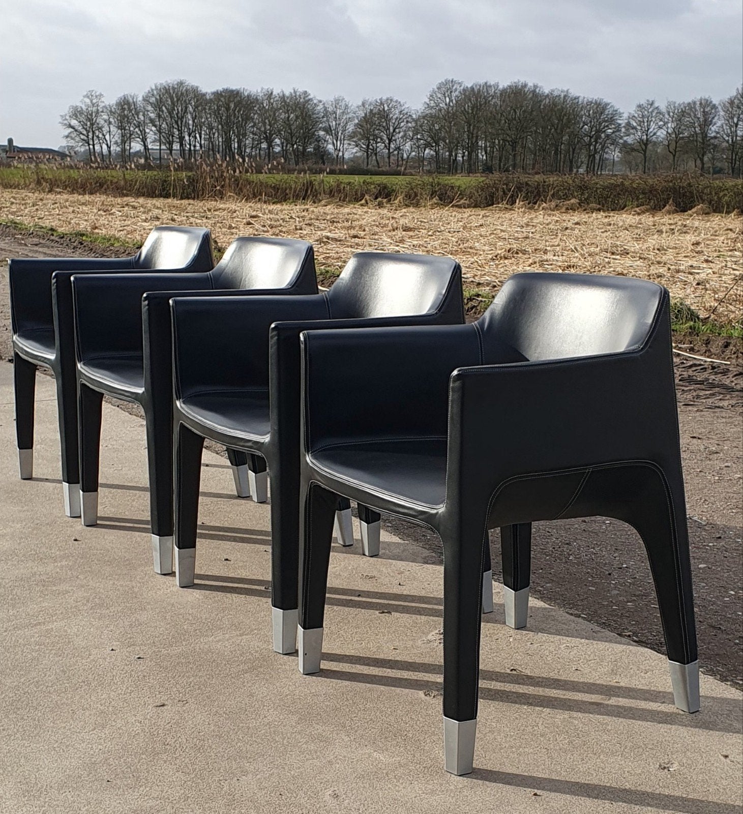 Set 4 Italiaans design Mon Ami Bellini Plank armstoelen, Huis en Inrichting, Stoelen, Ophalen, Zwart, Leer, Postmodern post modern