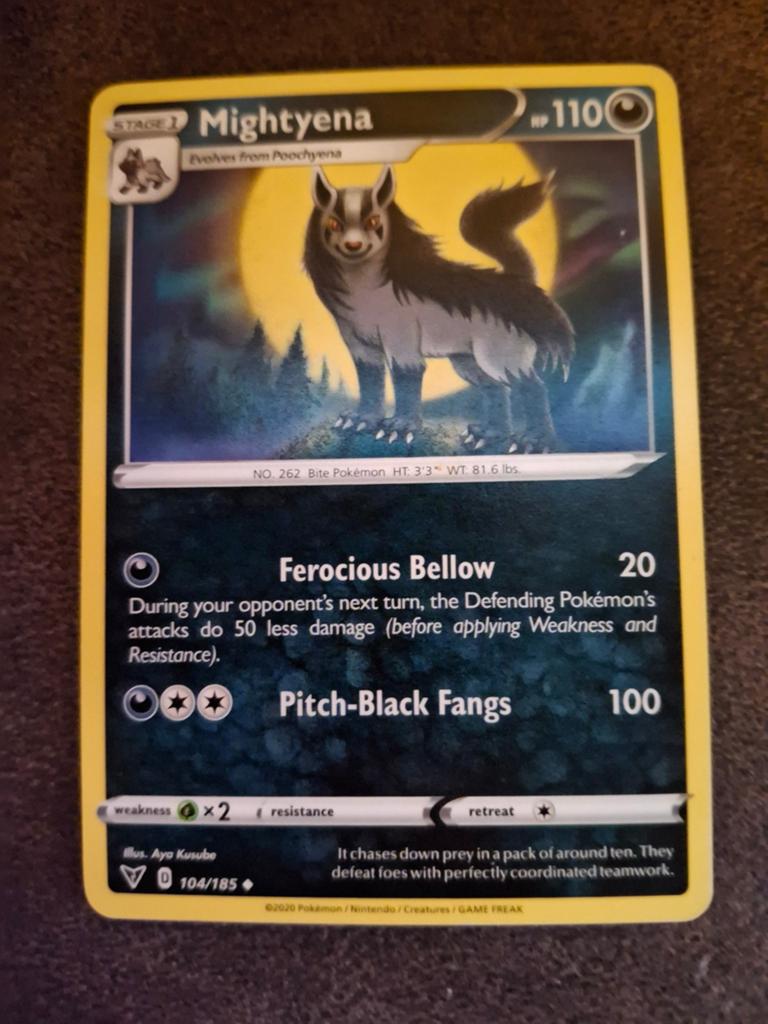 Mightyena Pokémon Kaart 104/185 Zeldzaam, Ophalen of Verzenden, Zo goed als nieuw, Losse kaart