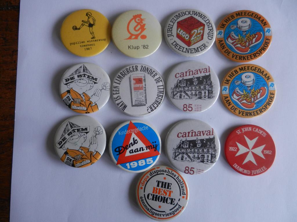 buttons, Verzamelen, Ophalen of Verzenden, Zo goed als nieuw, Overige onderwerpen, Button