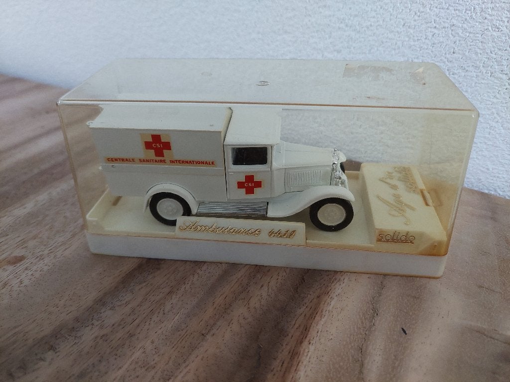 Solido Age d'or 1:43 #4411 Citroen C4F vintage ambulance, Solido, Auto, Solido, Ophalen of Verzenden