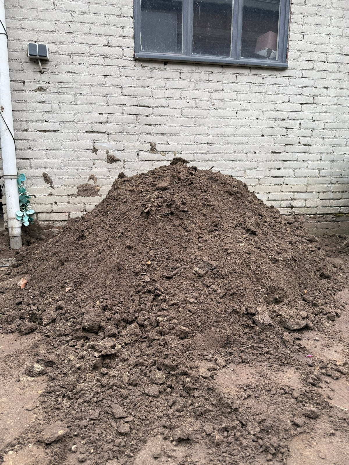 [GRATIS] Zwart zand - Ideaal voor tuin en bestrating, Ophalen, Gebruikt, Ophoogzand