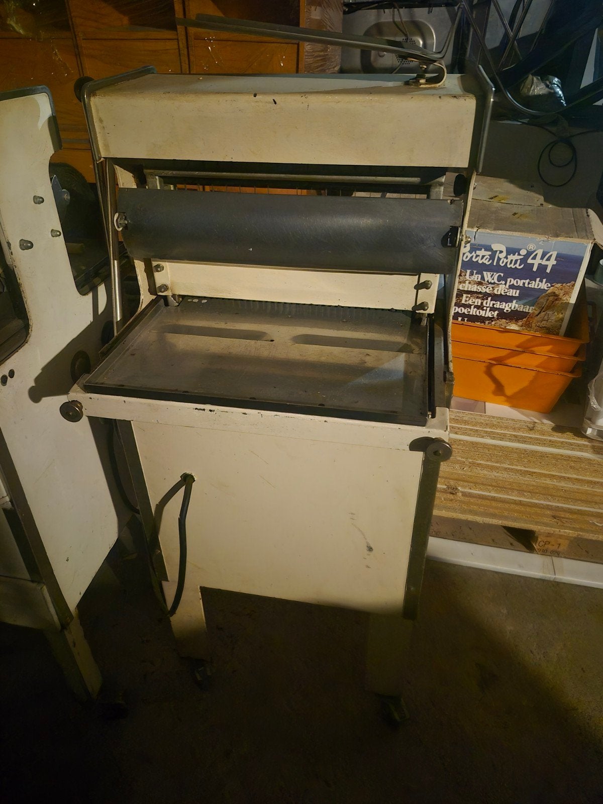Professionele Broodsnijmachine - ULB, Ophalen
