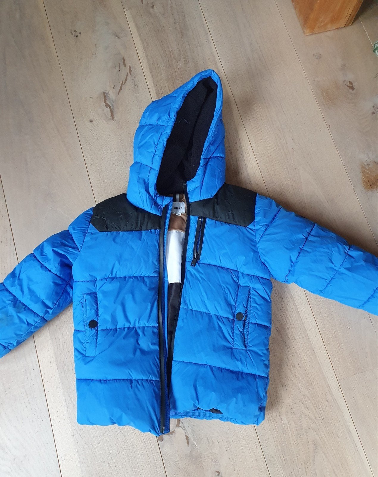 hugo boss winterjas maat 116, Ophalen of Verzenden, Zo goed als nieuw, Hugo Boss, Jongen