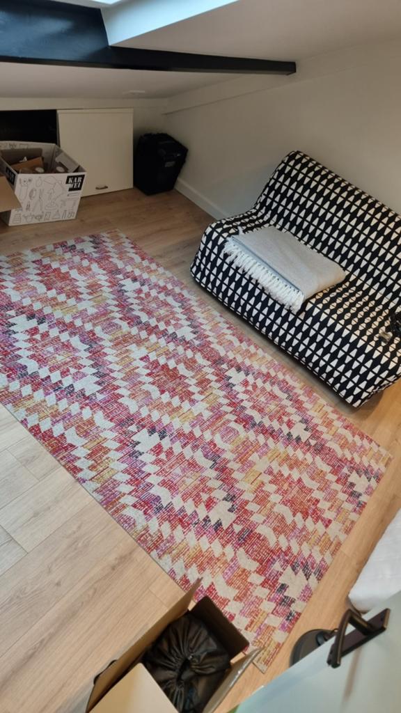 Large Pink tapijt/ rug, Huis en Inrichting, Stoffering | Tapijten en Kleden, Ophalen, 150 tot 200 cm, 200 cm of meer, Zo goed als nieuw