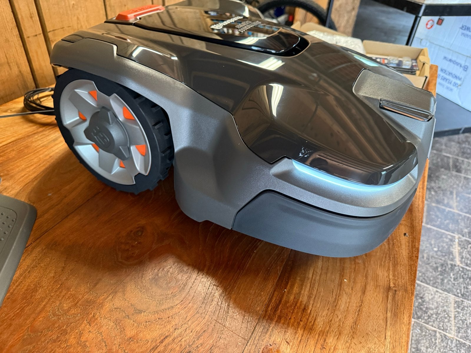 NIeuw in doos! Husqvarna Automower 415X Robotmaaier, Ophalen, Cirkelmaaier, Accu-grasmaaier, Nieuw