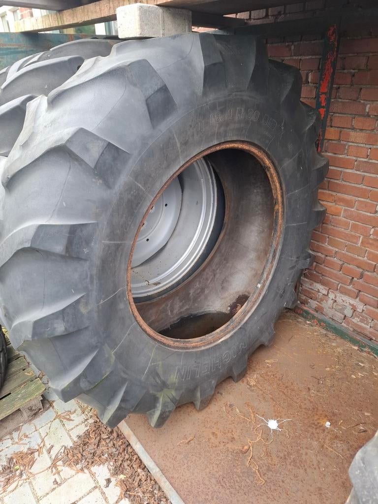 1 ling banden en velgen ook sets ihc michelin xm108 M8, Zakelijke goederen, Agrarisch | Onderdelen | Banden, Velgen en Assen, Ophalen of Verzenden