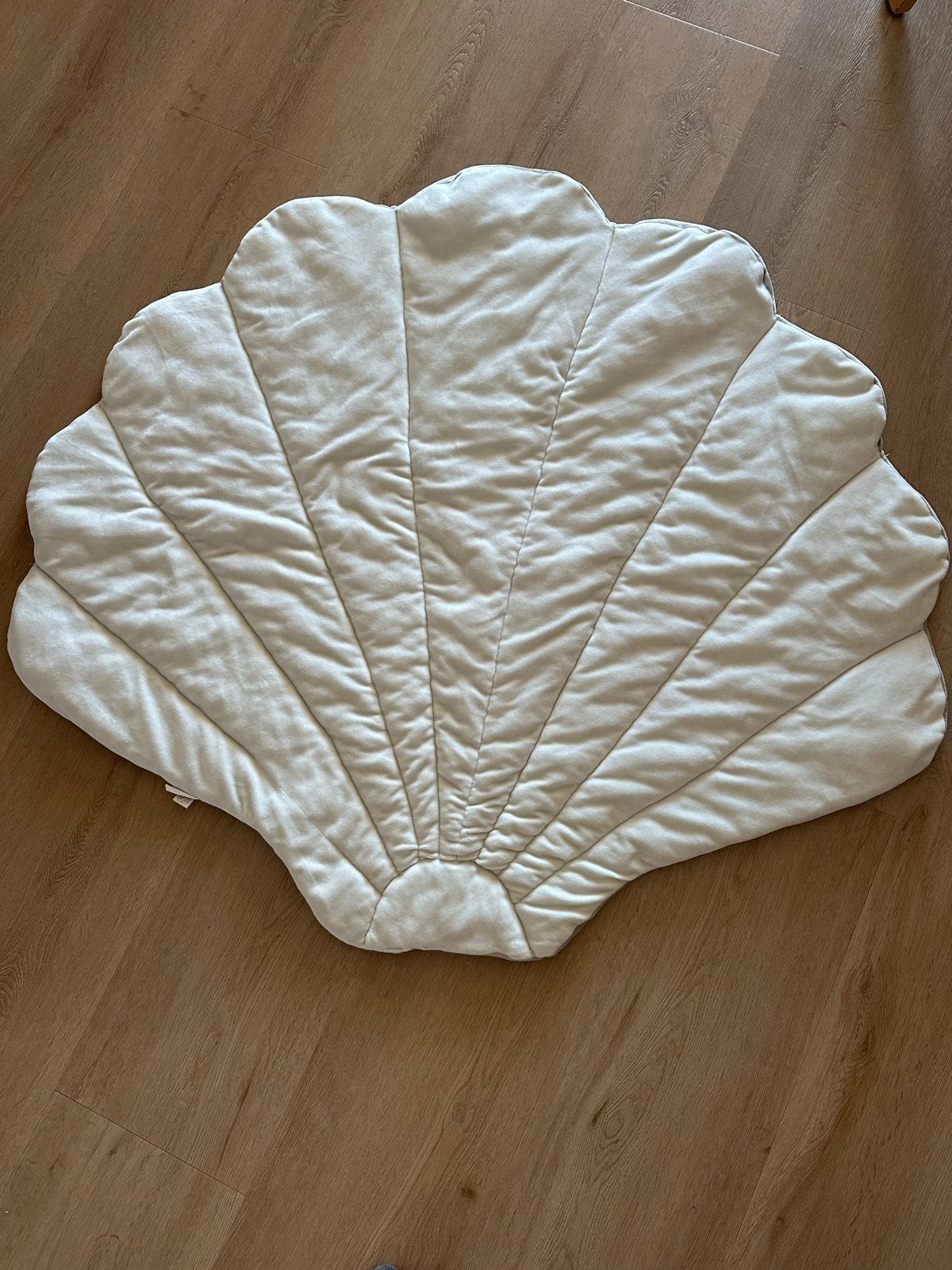 Yumi baby speelkleed schelp - zo goed als nieuw, Ophalen of Verzenden, Zo goed als nieuw