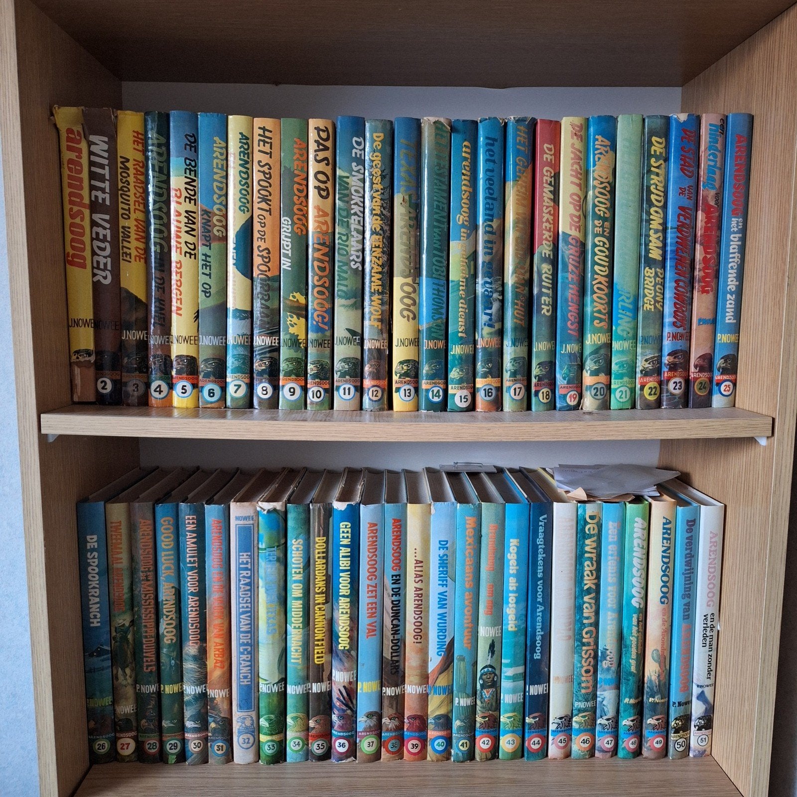 arendsoog serie boeken, Ophalen