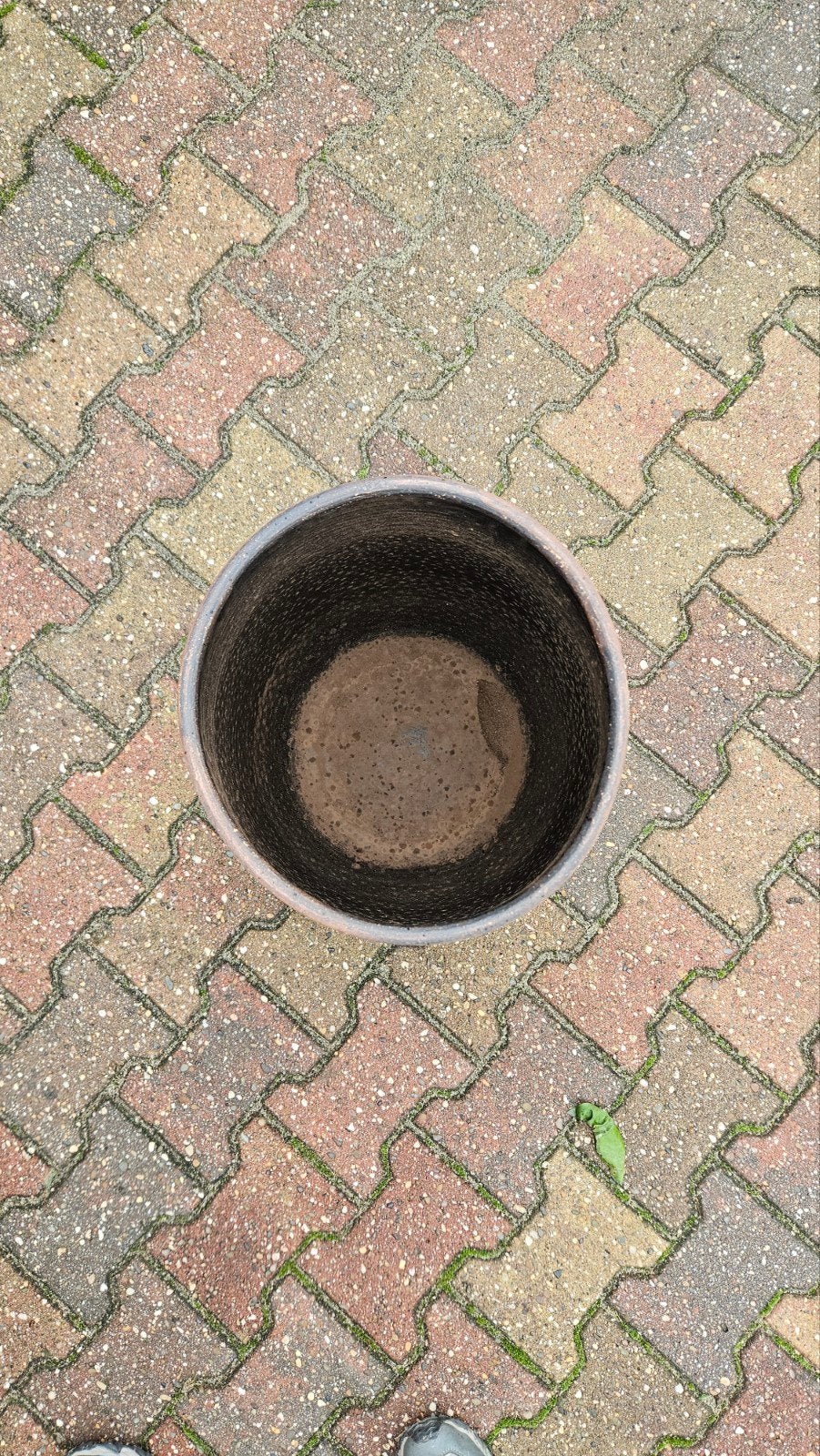 Bloempot met schaal 53 hoog 28 doorsnede

53 cm hoog 
28 cm, Rond, Zo goed als nieuw, Aardewerk, 40 tot 70 cm