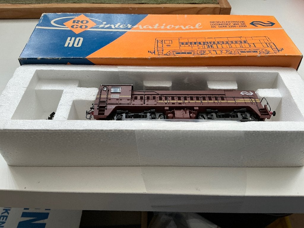 Roco Dieselelektrische locovomotief 2200 NS, Hobby en Vrije tijd, Modeltreinen | H0, Nieuw, Ophalen of Verzenden, NS, Roco