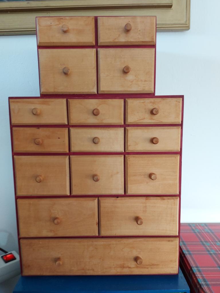 Klein houten kastje  / 4 ladenkastje sieraden enz., Huis en Inrichting, Kasten | Ladekasten, Ophalen of Verzenden, 25 tot 50 cm