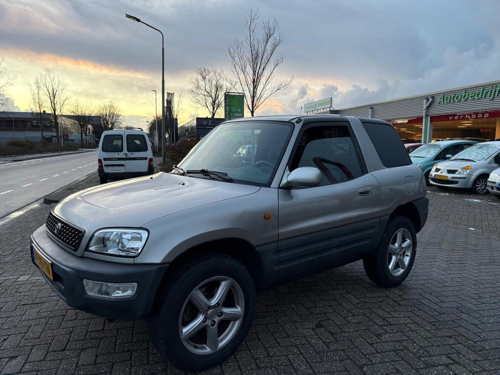 Toyota RAV4 Toyota RAV4 1.8 VVT-i Luna|Benzine|4x4|Schuifdak, Gebruikt, 4 cilinders, 610 kg, Handgeschakeld