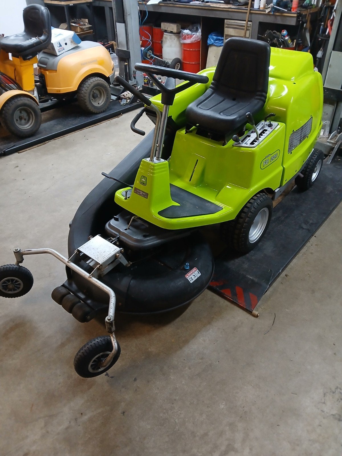 Grillo FD220 frontmaaier met garantie!, Tuin en Terras, Zitmaaiers, Ophalen of Verzenden, Opvangbak, Minder dan 90 cm, Grillo