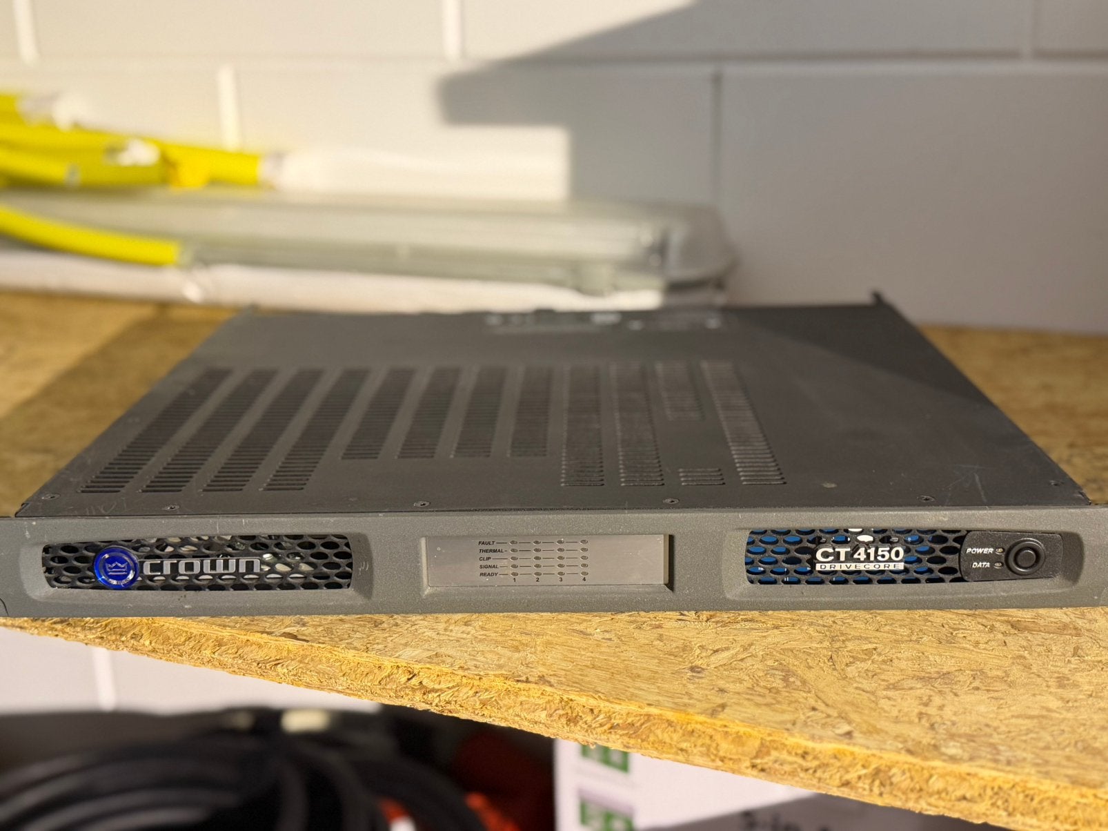 Crown CT4150 DriveCore 4-kanaals eindversterker (225W), Ophalen, Zo goed als nieuw