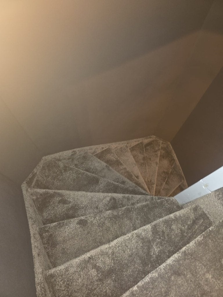 Trapstoffering, Ophalen, Westermarkt 101 Tilburg, Nieuw, Semitrapstoffering@gmail.com