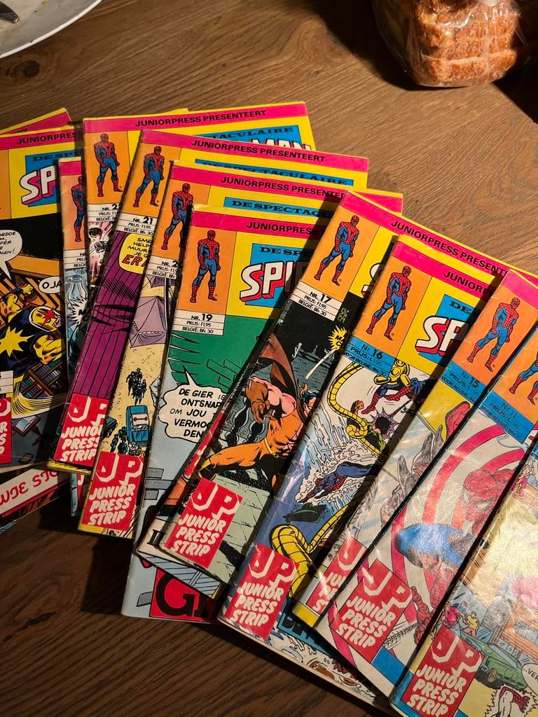 Marvel Juniorpress Spectaculaire Spider-Man - 24 stuks izgs, Meerdere stripboeken, Ophalen of Verzenden, Gelezen