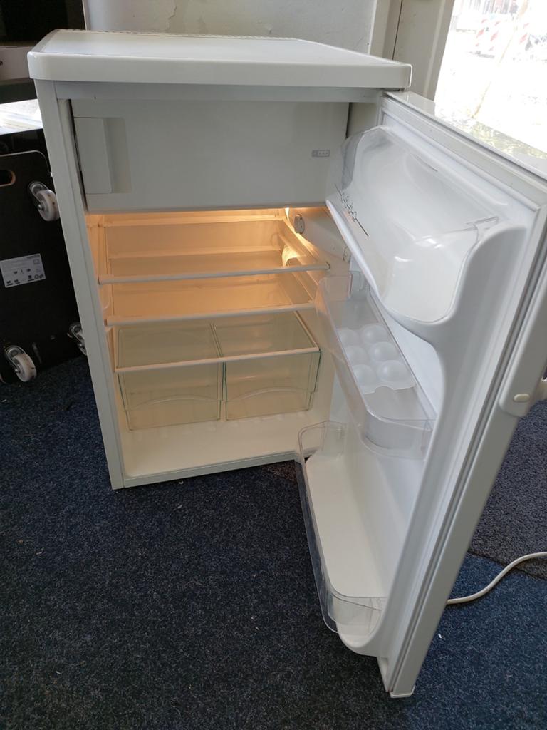 Tafelmodel koelkaat met vriesvak in nette staat, 100 tot 150 liter, Zo goed als nieuw, Met vriesvak, Ophalen