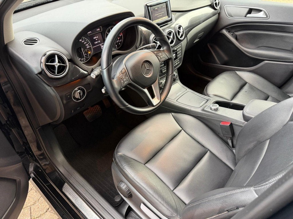 Mercedes-benz B-KLASSE B180 Leder xenon dealer onderh 2e eig, Automaat, Gebruikt, Euro 6, 4 cilinders