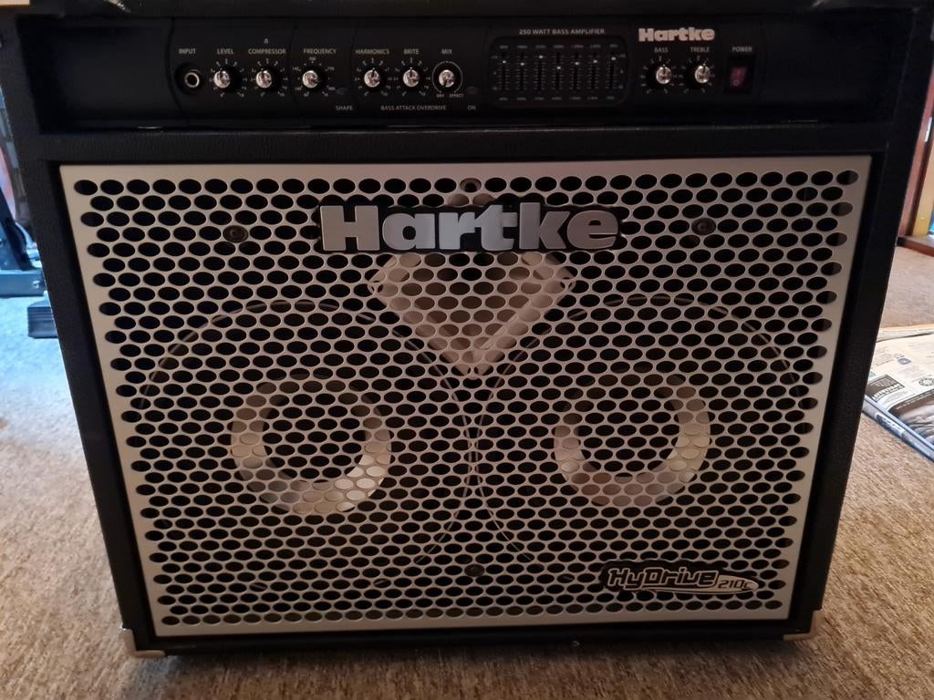 Hartke hydrive basversterker combo 2x10 inch, mooie staat., Ophalen, Zo goed als nieuw, Basgitaar, 100 watt of meer