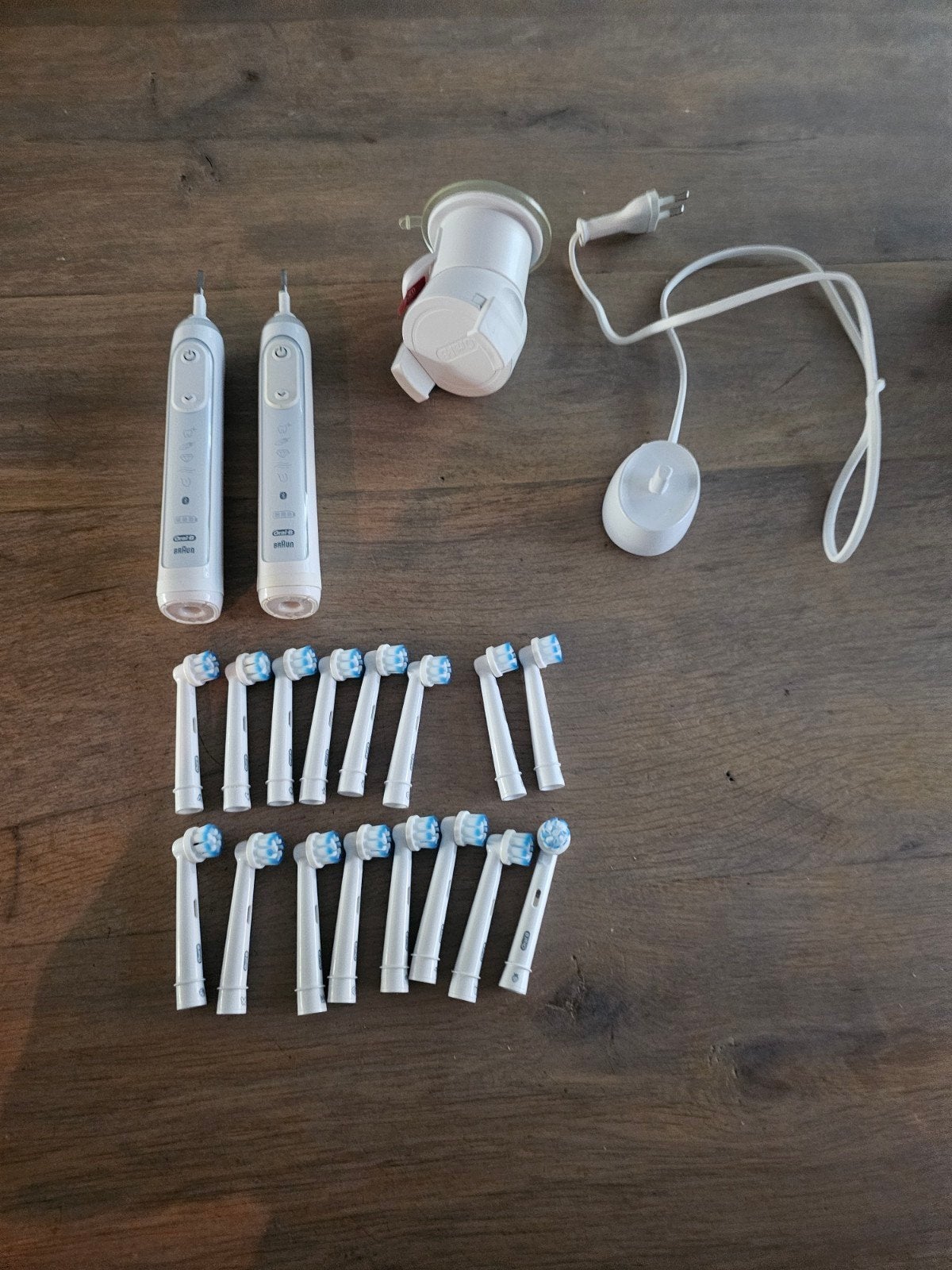 Oral-B Braun Genius elektrische tandenborstels met opzetbors, Ophalen of Verzenden, Gebruikt, Mondverzorging