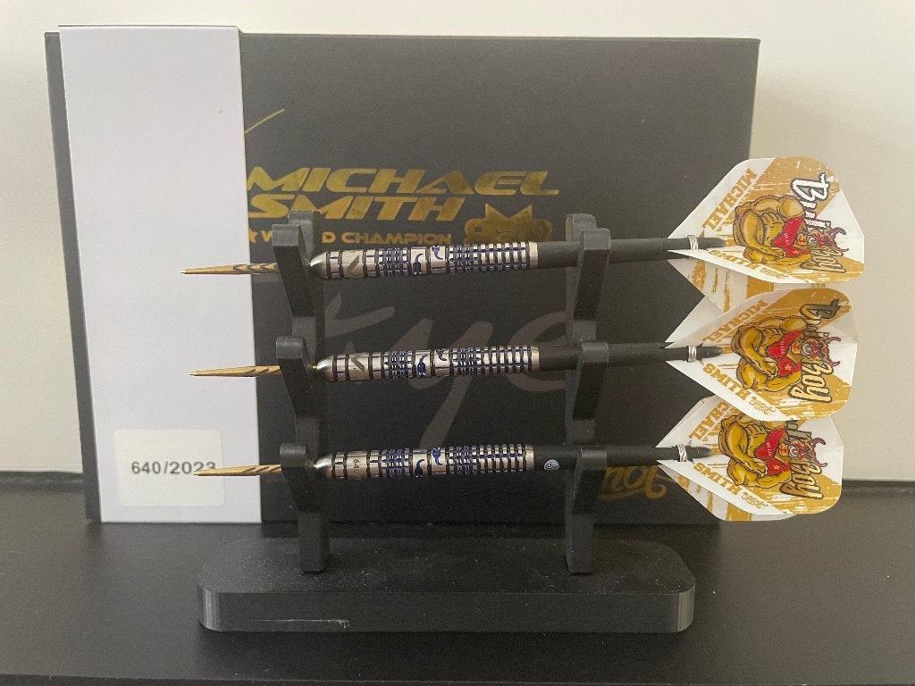 Zeldzaam! Shot Michael Smith WC LE "Skye" (640/2023), Sport en Fitness, Darts, Ophalen of Verzenden, Nieuw, Pijlen
