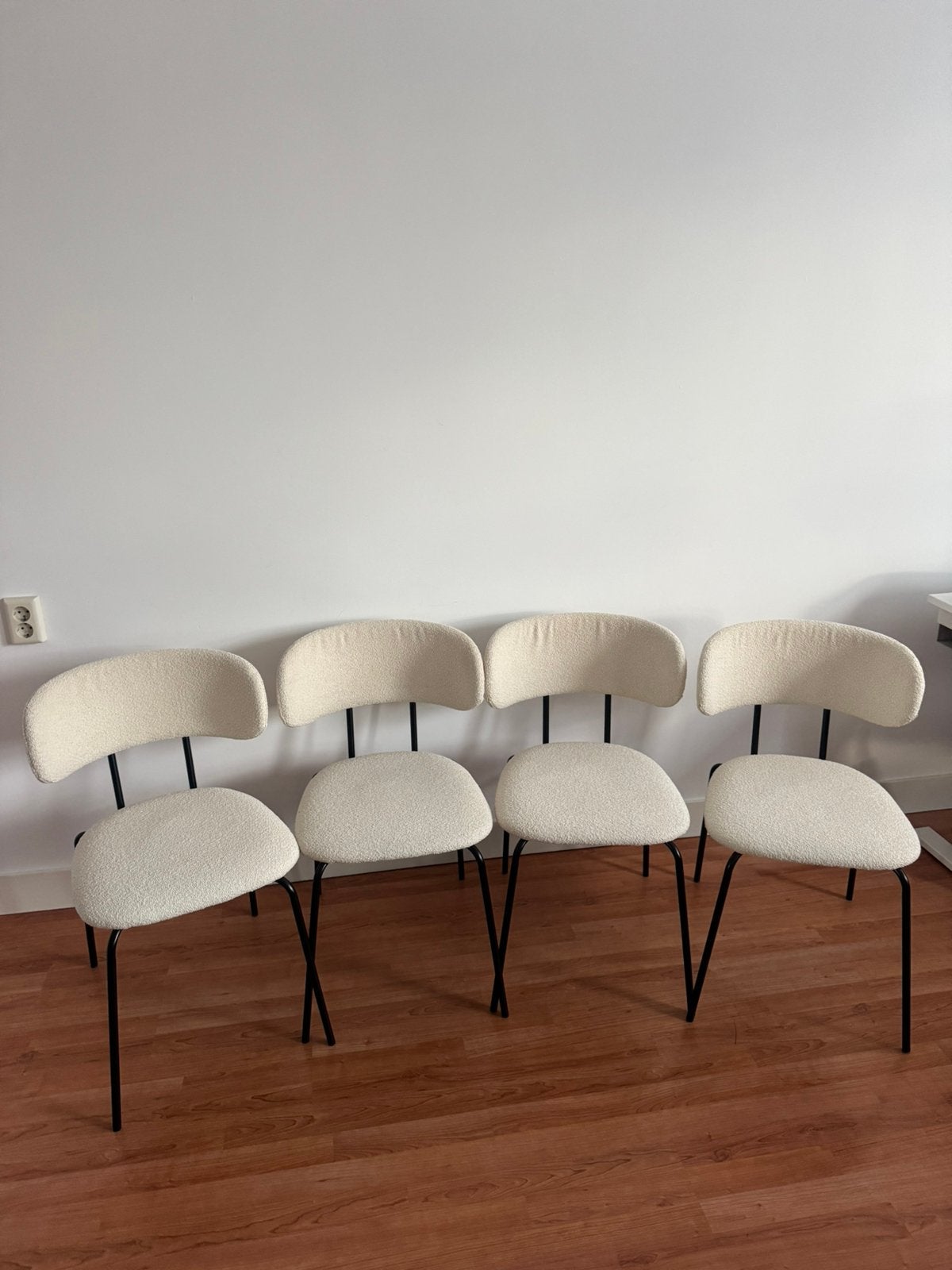 4 Eetkamerstoelen kwantum, Ophalen, Wit, Zo goed als nieuw, Vier