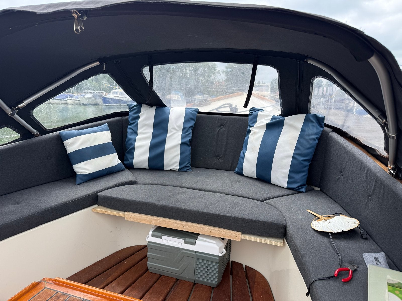 COMPLETE SET Donkergrijze AW21 sloep kussens incl. zonnebed, Watersport en Boten, Accessoires en Onderhoud, Ophalen, Zo goed als nieuw